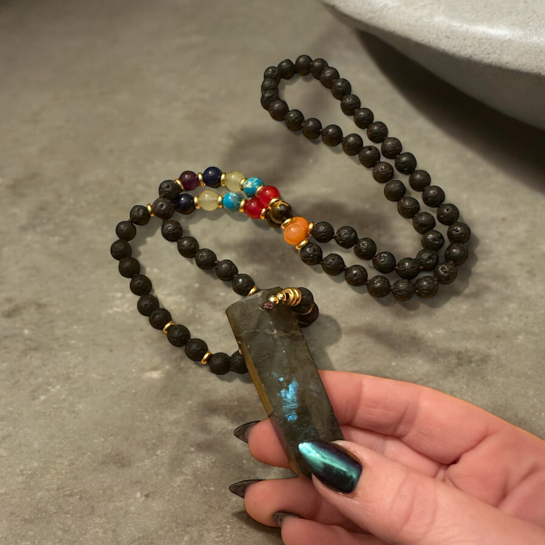 Stunning Chakra stone Mala necklace with natural labradorite point