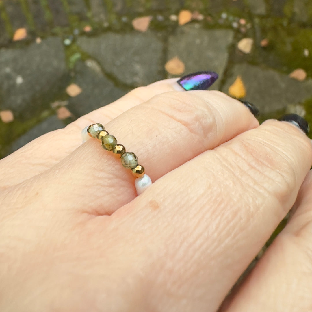 Freshwater Baroque Pearl & Peridot Crystal Ring