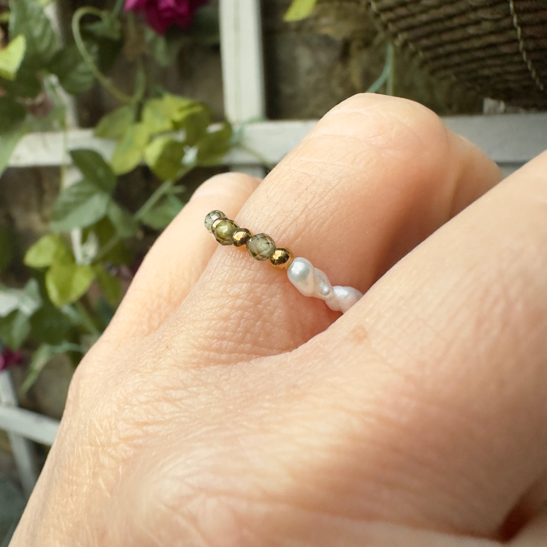 Freshwater Baroque Pearl & Peridot Crystal Ring